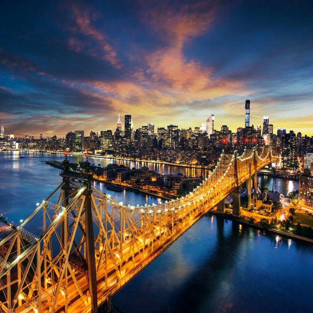 Amazing sunset over manhattan with Queensboro bridge