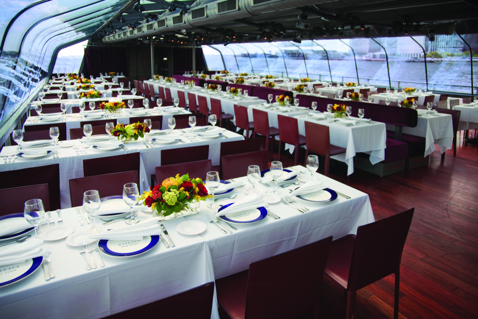 Bateaux Yacht Interior