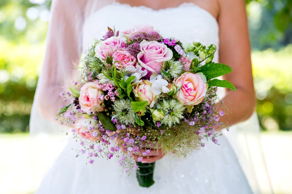 choosing-perfect-wedding-flowers-wedding-planning-yacht-rental-nyc