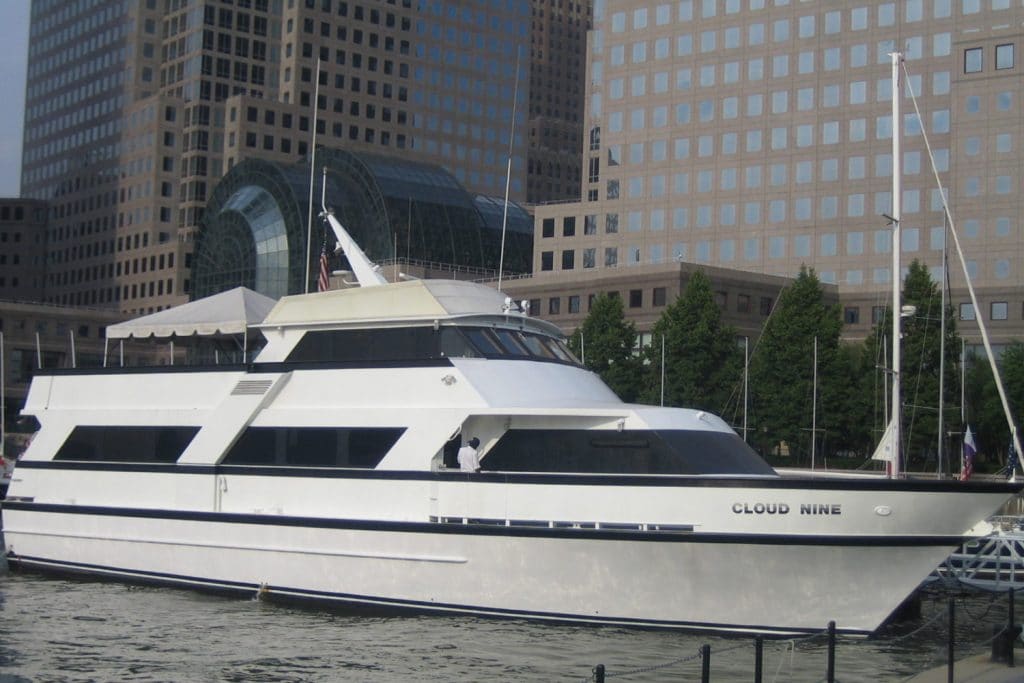 Cloud-9-III-NY-Yacht-Rentals