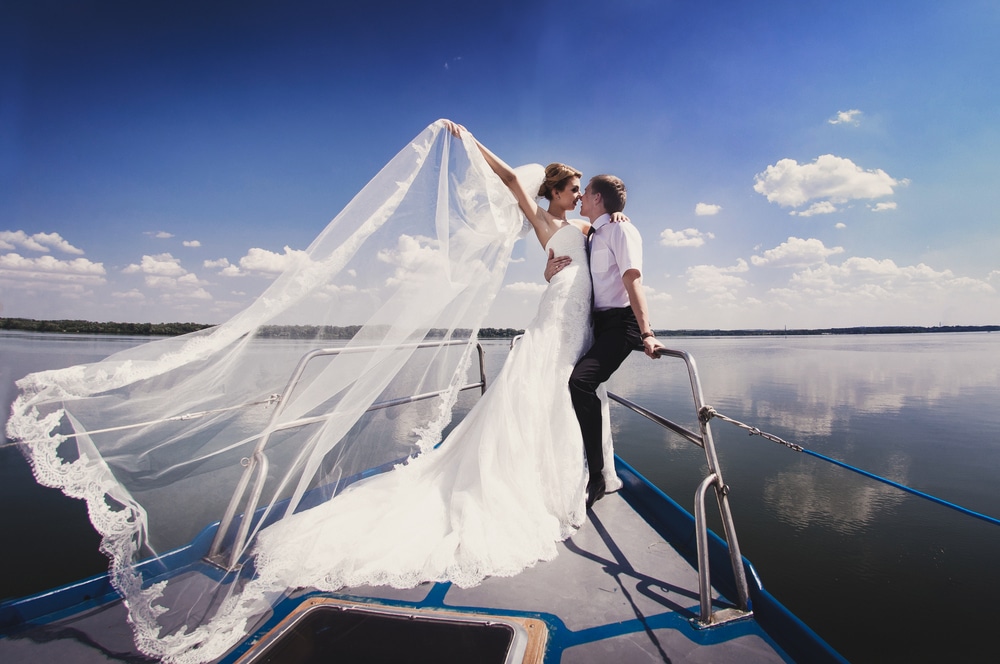 planning a wedding on a yacht cruise nyc