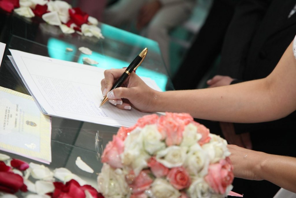 wedding-guest-book-ideas-sign