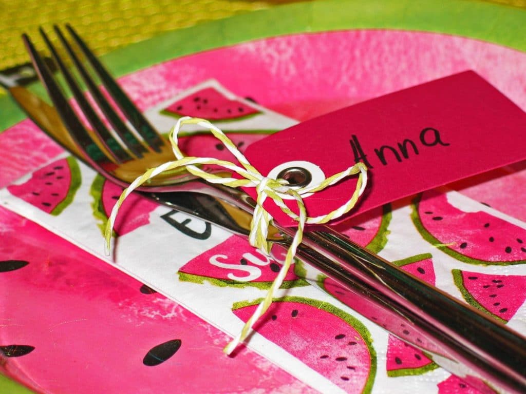 Wedding guest tips: personalize party favors